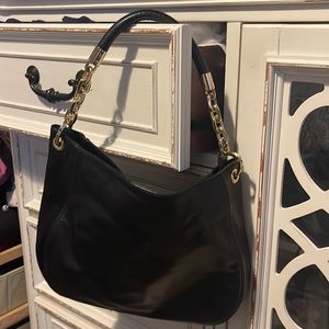 Michael kors bag new used once very clean.